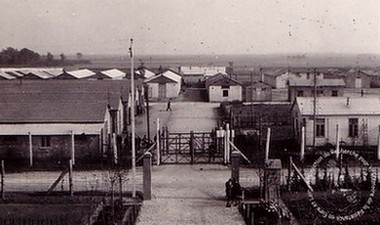 Vue du camp de Voves (1942). Collection Comité du Souvenir